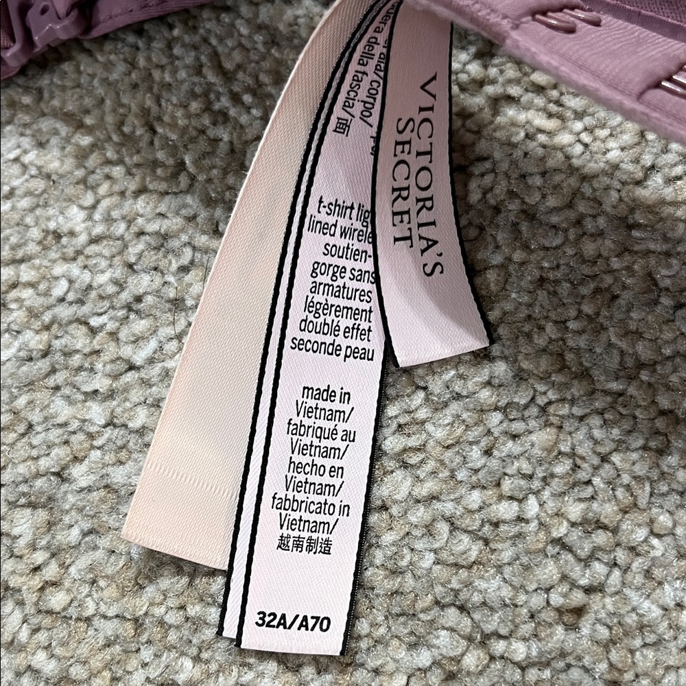 Victoria's Secret Wireless Molded Bra - Mauve Pink - Picture 2 of 3